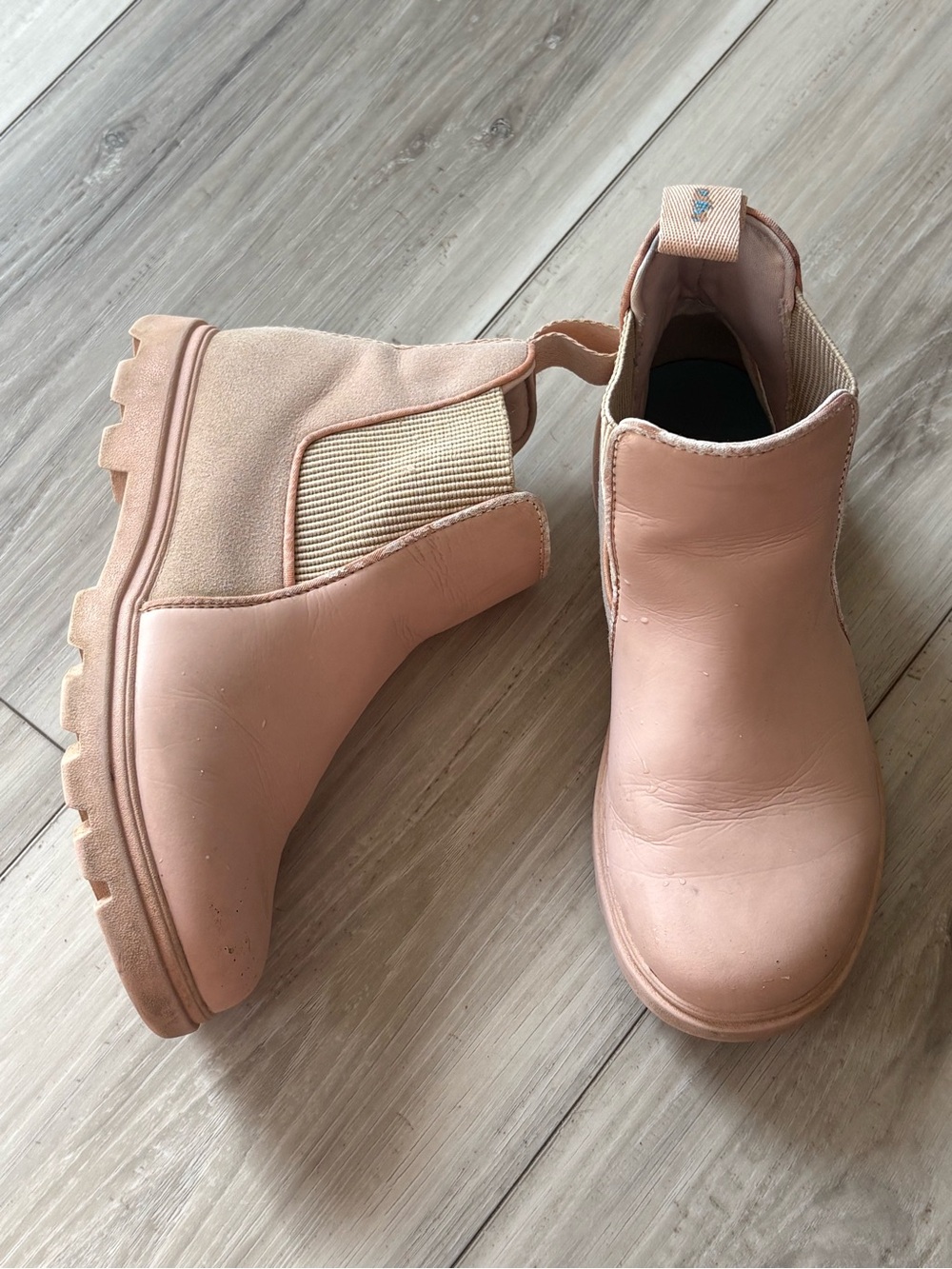 Native | Kensington Chelsea Pink Lug Sole Boots Girls SZ 1